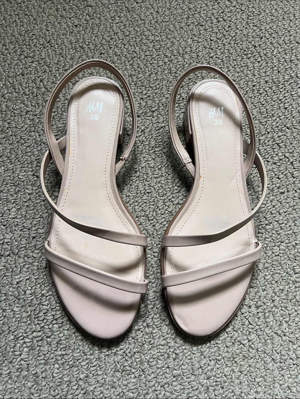046 $5 size 39 nude sandals